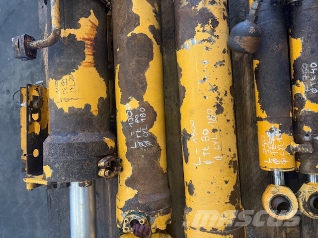 Liebherr L 566 2Plus2 HYDRAULIC CYLINDER COMPLET Hidráulica