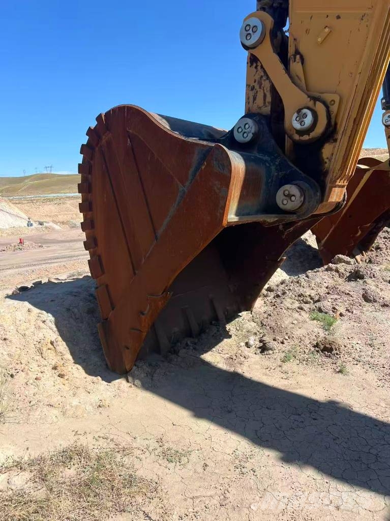 CAT 374 Koparki gąsienicowe