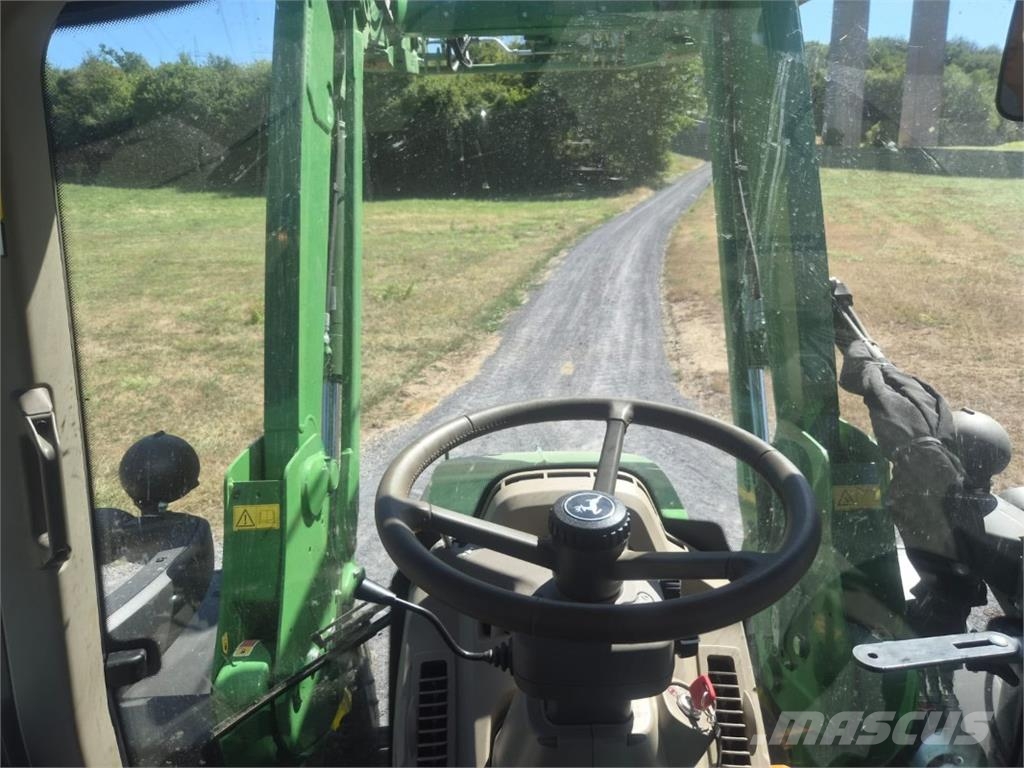 John Deere 6M125 Traktory