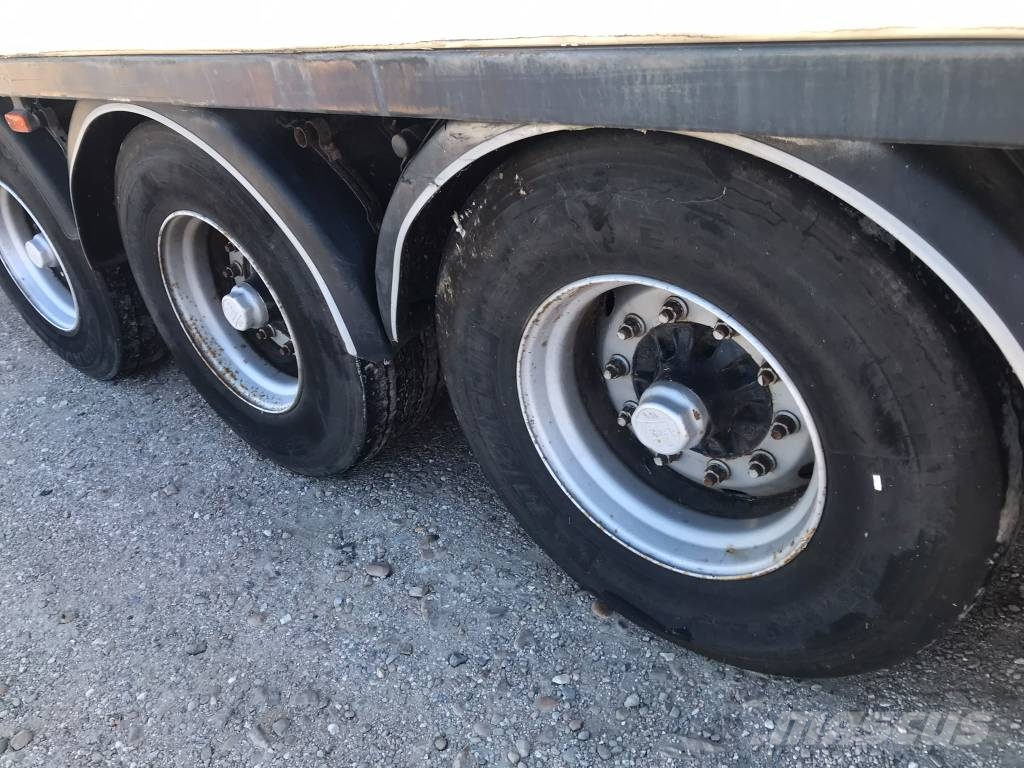 Lecitrailer 3E20 Puspriekabės su izoterminiu kėbulu