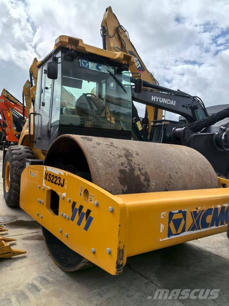 XCMG XS 223 J Vieno būgno volai