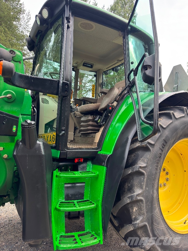 John Deere 6125 M الجرارات