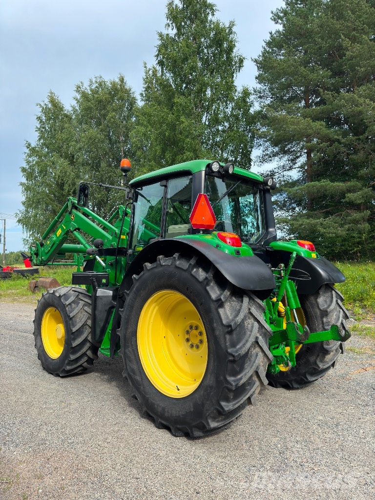 John Deere 6125 M الجرارات