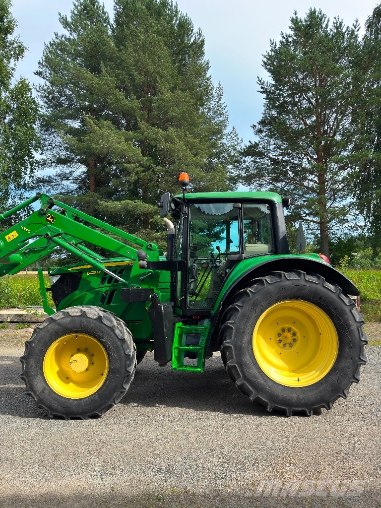 John Deere 6125 M الجرارات