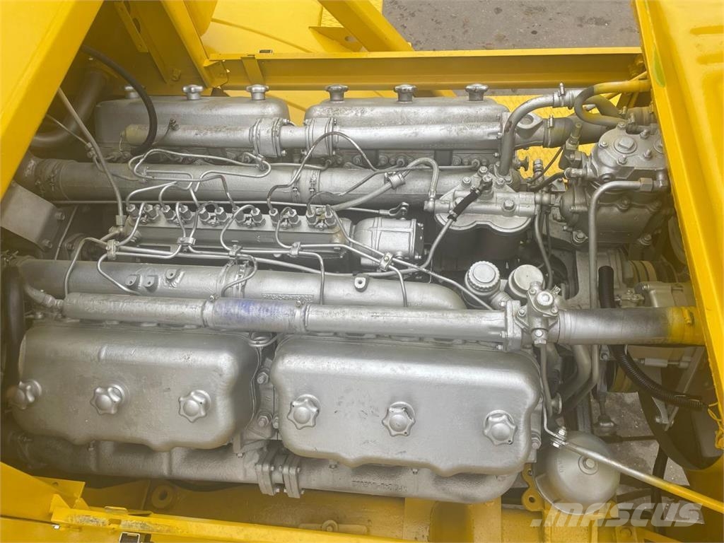Kirovets K 701 V12 Traktorit