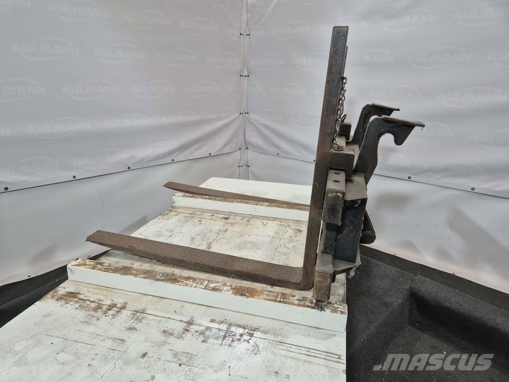 Ahlmann AZ9/10 Palletvorkinstallatie Forks