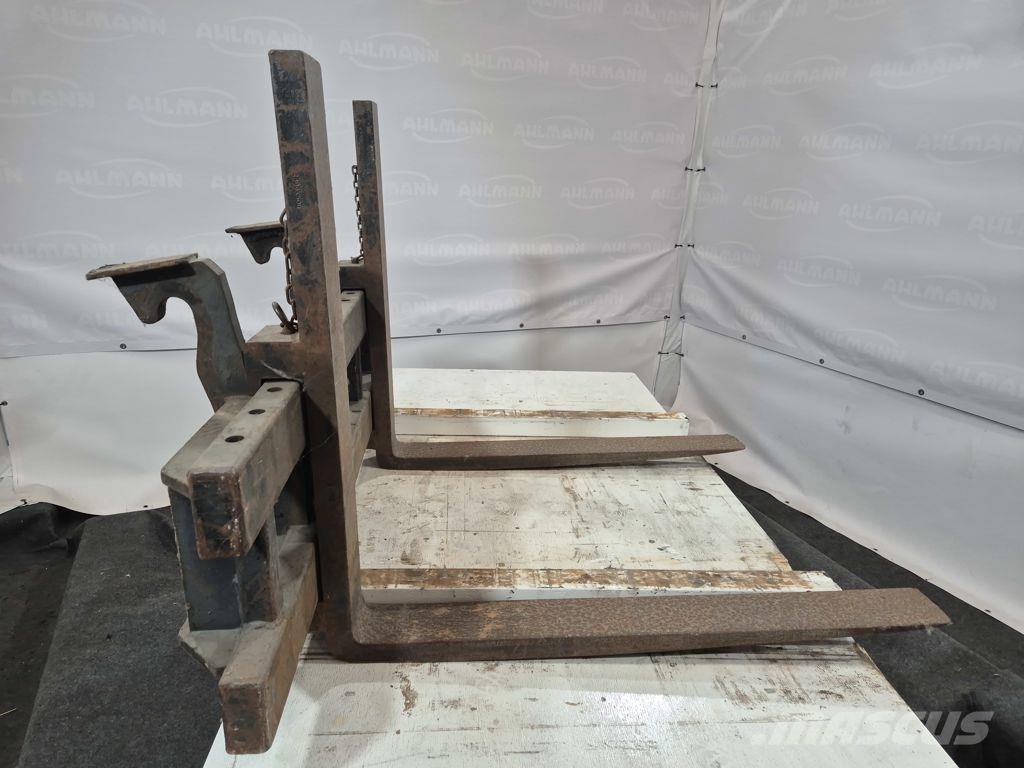 Ahlmann AZ9/10 Palletvorkinstallatie Forks