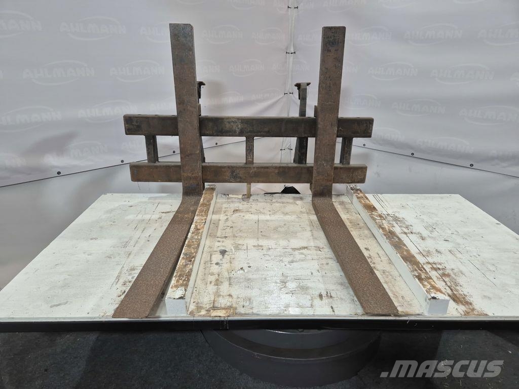 Ahlmann AZ9/10 Palletvorkinstallatie Forks
