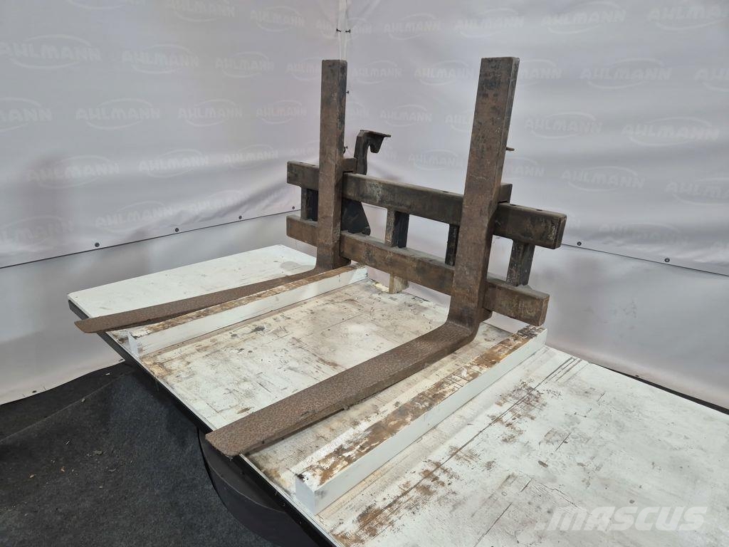 Ahlmann AZ9/10 Palletvorkinstallatie Forks