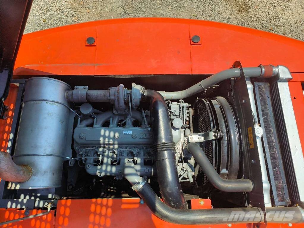 Hitachi ZX 210 Εκσκαφείς με ερπύστριες