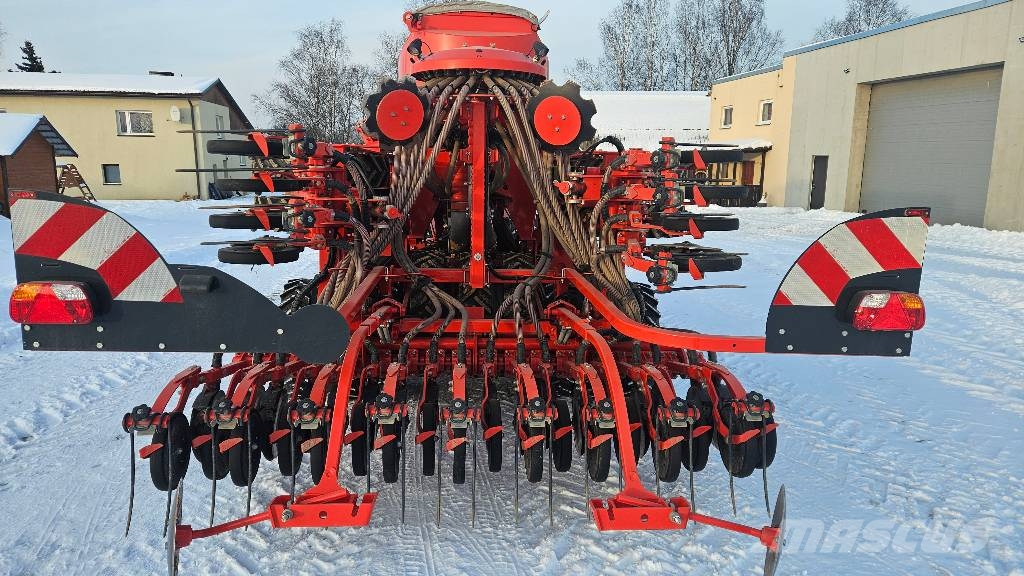 Kuhn ESPRO 4000 RC Mechanické sejačky