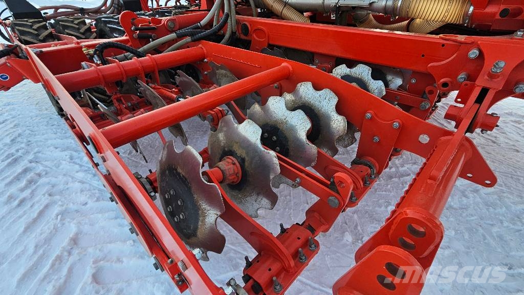 Kuhn ESPRO 4000 RC Mechanické sejačky
