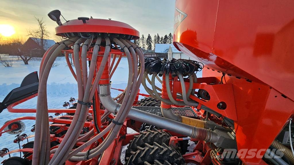 Kuhn ESPRO 4000 RC Mechanické sejačky