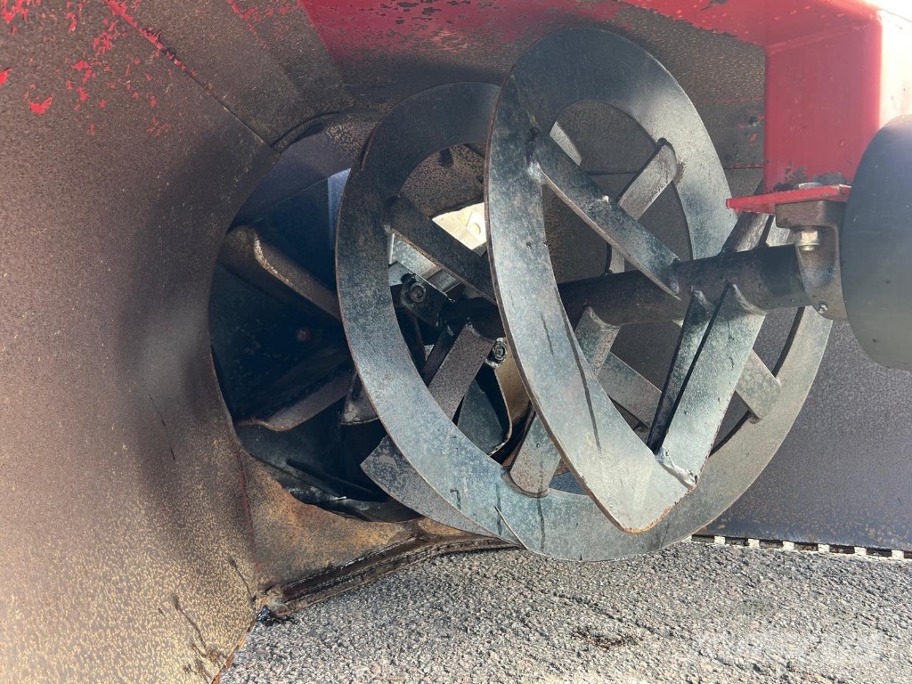 Varila Steel TR 240 lumilinko Snow throwers