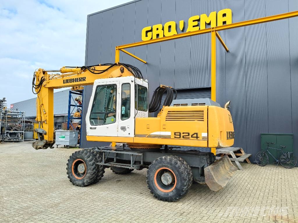 Liebherr A 924 Litronic Ratasekskavaatorid