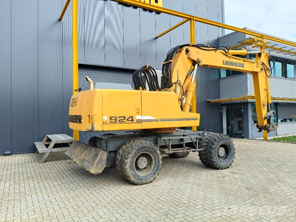 Liebherr A 924 Litronic Ratasekskavaatorid