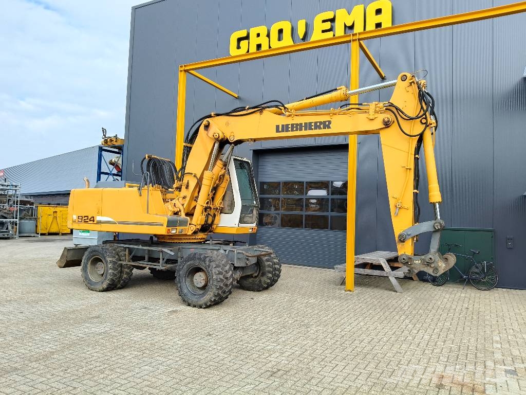 Liebherr A 924 Litronic Ratasekskavaatorid