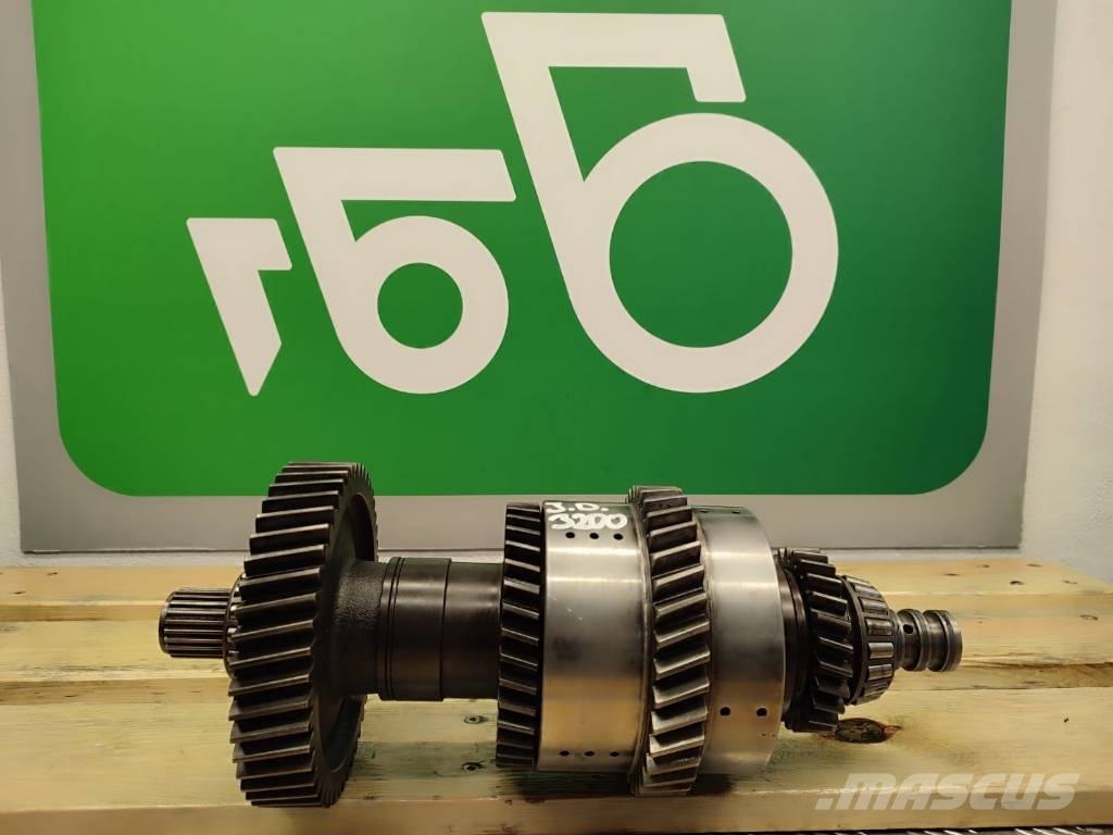 John Deere 69585C0D105BH gearbox basketJOHN DEERE 3200 Transmissie