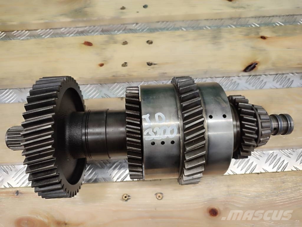 John Deere 69585C0D105BH gearbox basketJOHN DEERE 3200 Transmissie