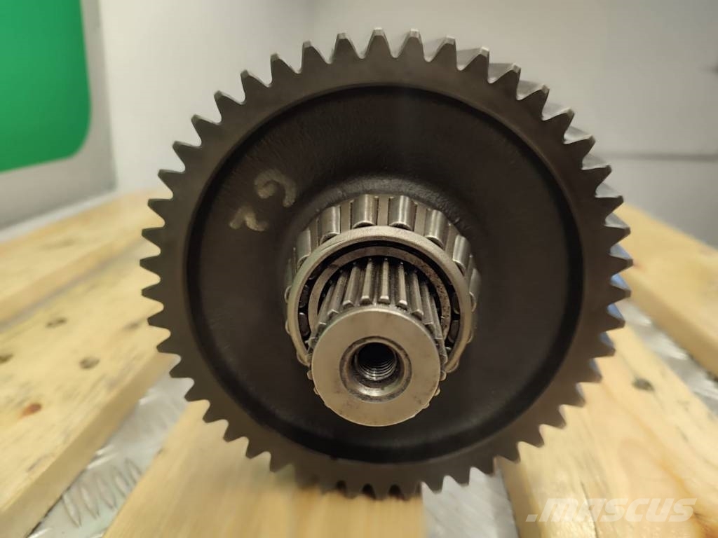 John Deere 69585C0D105BH gearbox basketJOHN DEERE 3200 Transmissie