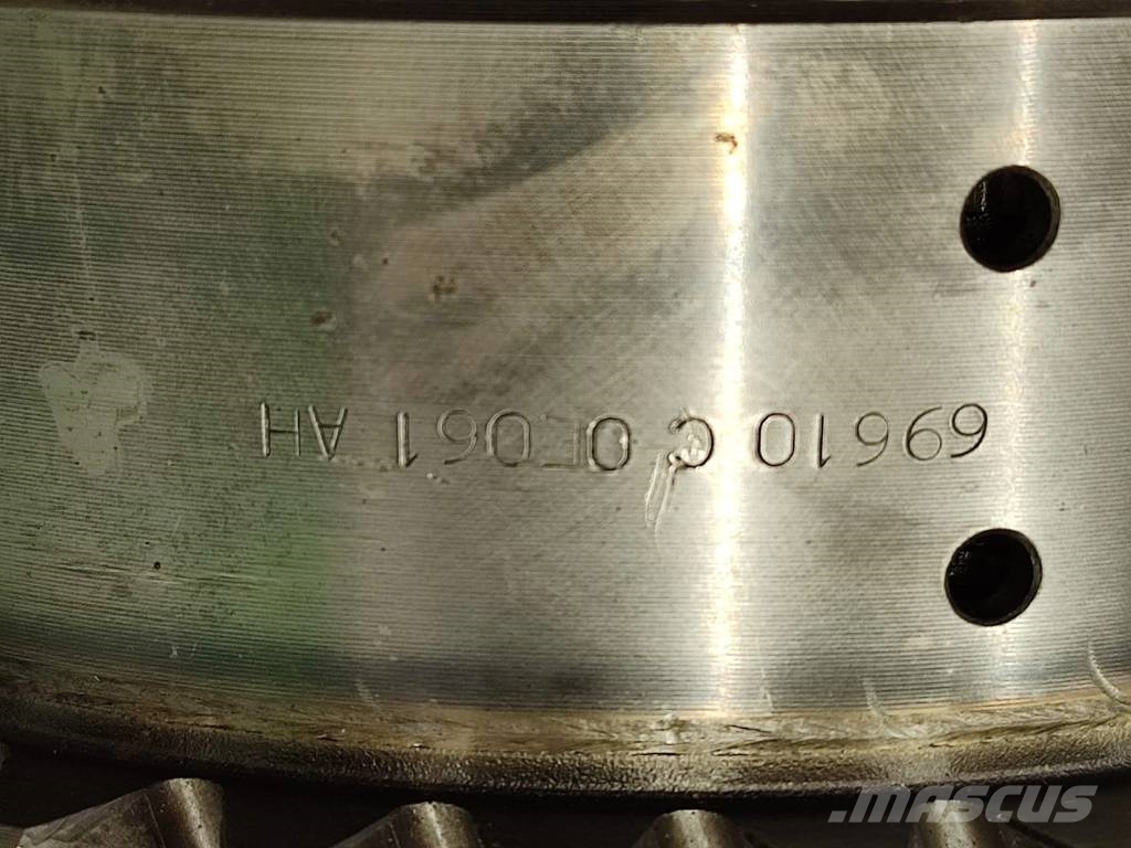 John Deere 69585C0D105BH gearbox basketJOHN DEERE 3200 Transmissie
