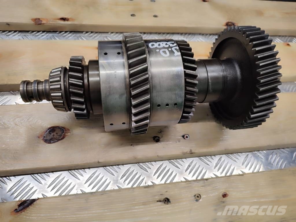 John Deere 69585C0D105BH gearbox basketJOHN DEERE 3200 Transmissie