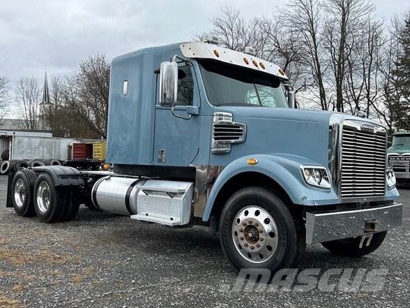 Freightliner 122SD Trækkere
