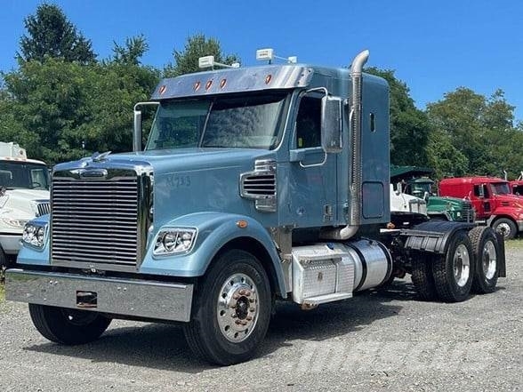 Freightliner 122SD Trækkere