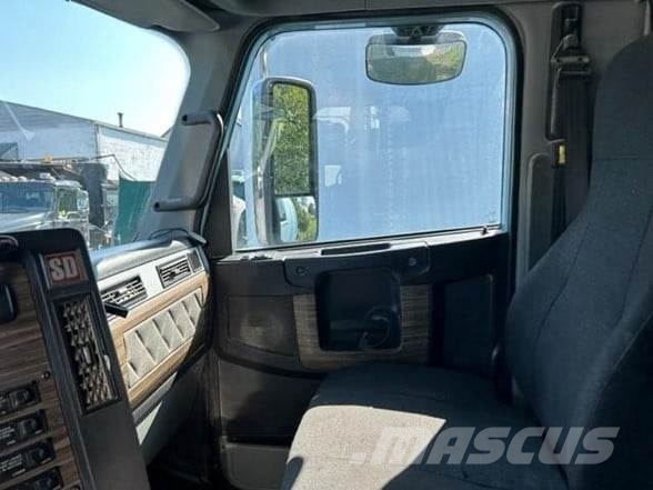 Freightliner CORONADO 122 SD Prime Movers