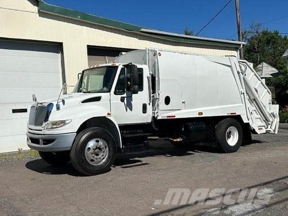 International DURASTAR 4400 垃圾車