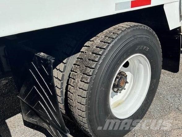 International DURASTAR 4400 垃圾車
