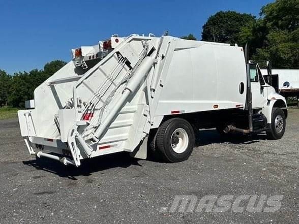 International DURASTAR 4400 垃圾車
