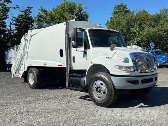 International DURASTAR 4400 垃圾車