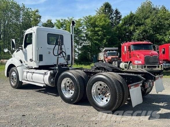 Kenworth T880 Tractor Units