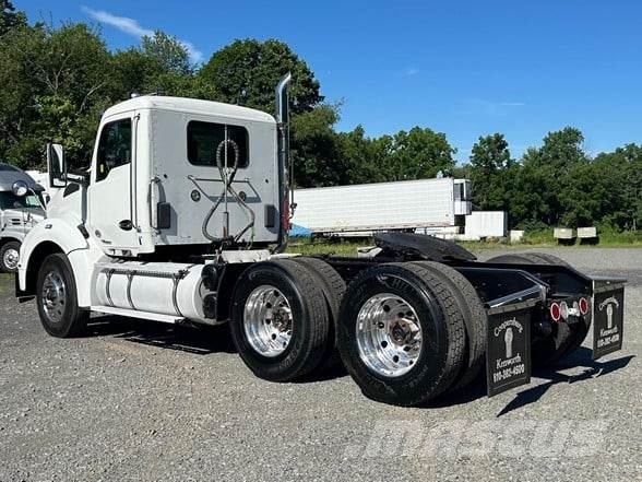 Kenworth T880 Naudoti vilkikai