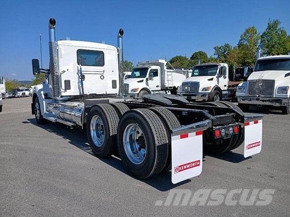 Kenworth W990 وحدات الجر