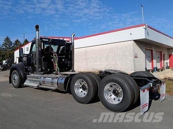 Kenworth W990 وحدات الجر