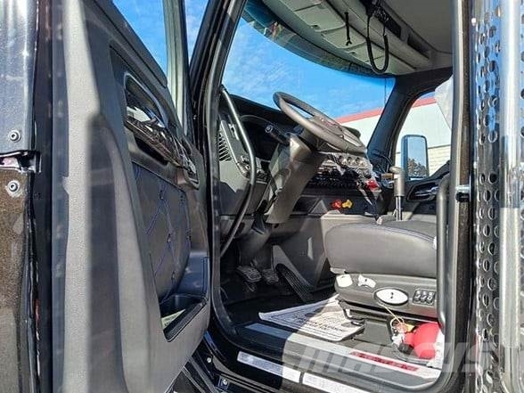 Kenworth W990 وحدات الجر