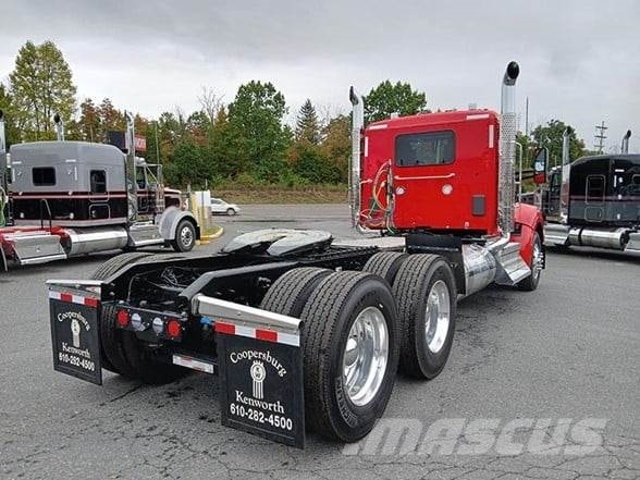 Kenworth W990 وحدات الجر