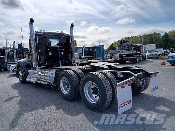 Kenworth W990 وحدات الجر