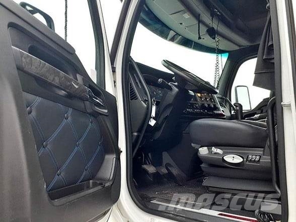 Kenworth W990 وحدات الجر
