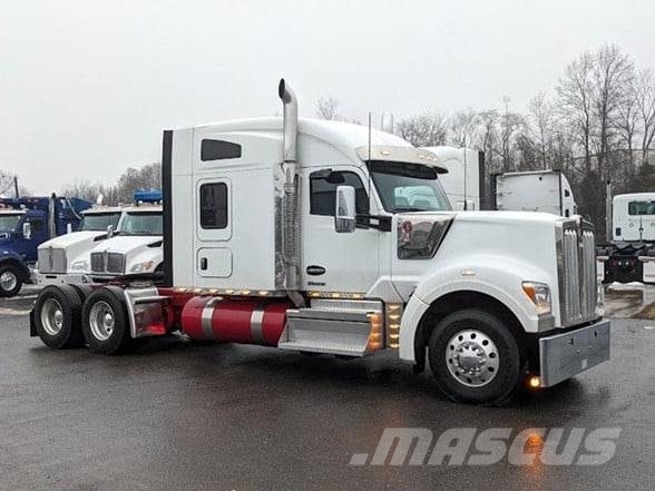 Kenworth W990 وحدات الجر