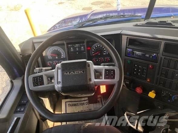 Mack GRANITE 64BR 傾卸式卡車
