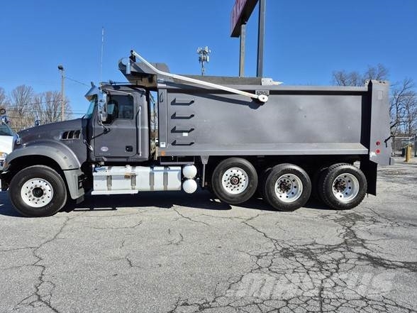 Mack GRANITE 64FR 傾卸式卡車