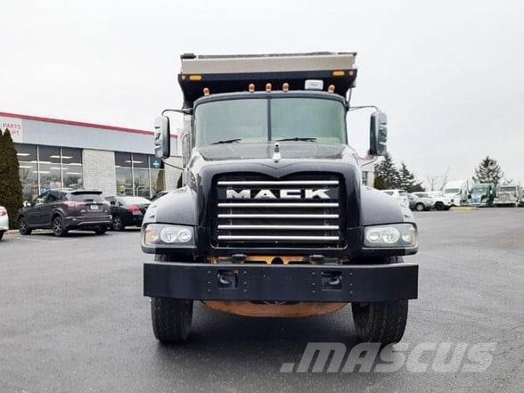 Mack GRANITE GU713 傾卸式卡車