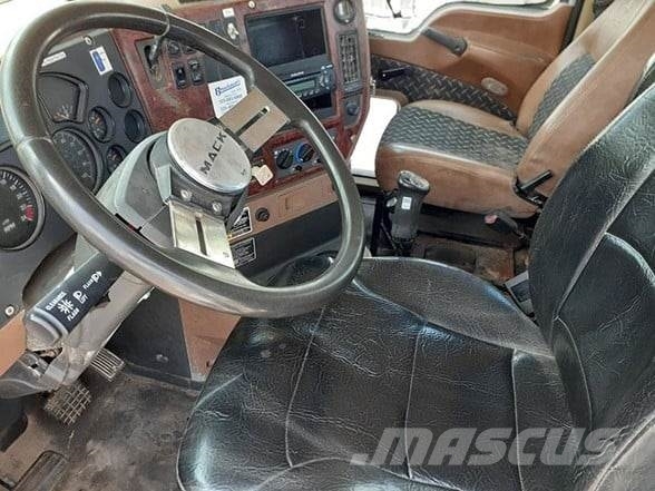 Mack GRANITE GU713 曳引機組件