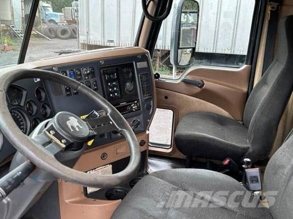 Mack GRANITE GU713 Tipper trucks