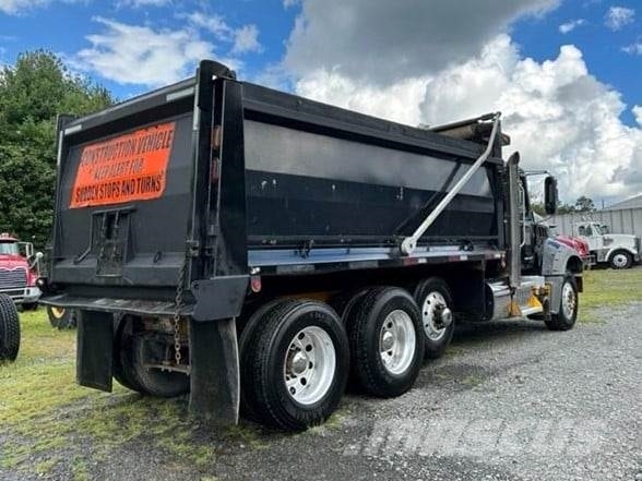 Mack GRANITE GU713 Tipper trucks