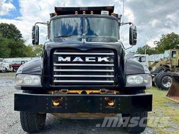 Mack GRANITE GU713 Tipper trucks
