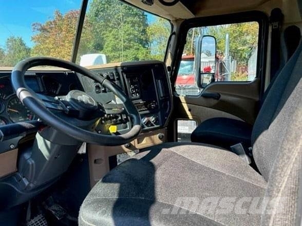 Mack GRANITE GU713 傾卸式卡車